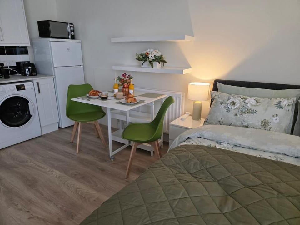 In The Heart Of The City Center Apartment in Cambridge