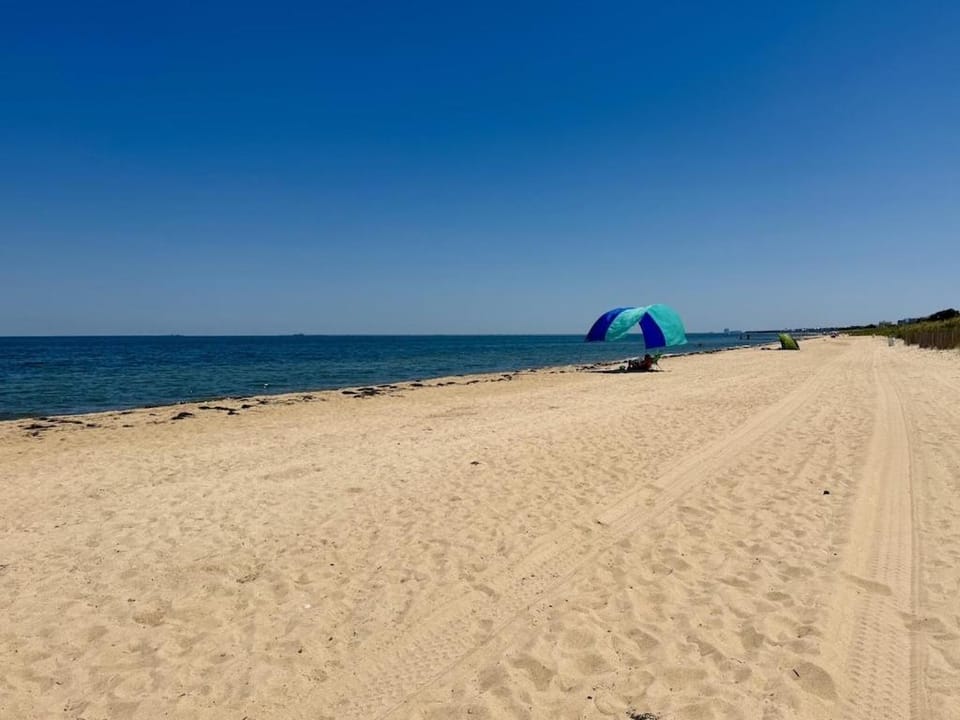 Tatted Mermaid - Norfolk - 3BR Sleeps 6 home House in Norfolk