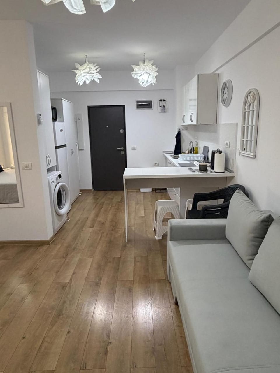 Coffee/tea facilities, Kitchen or kitchenette, Seating area, Dining area, washing machine