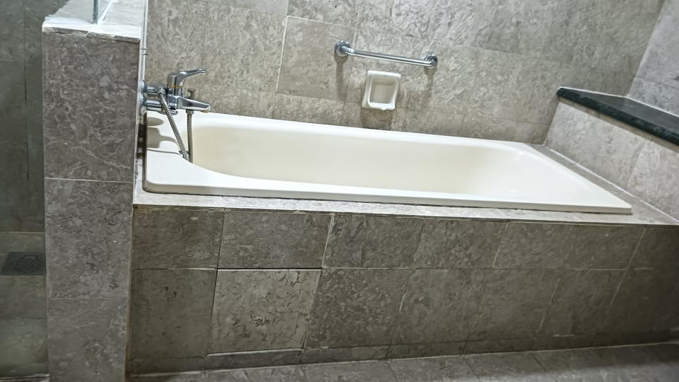 Bathroom, Bath