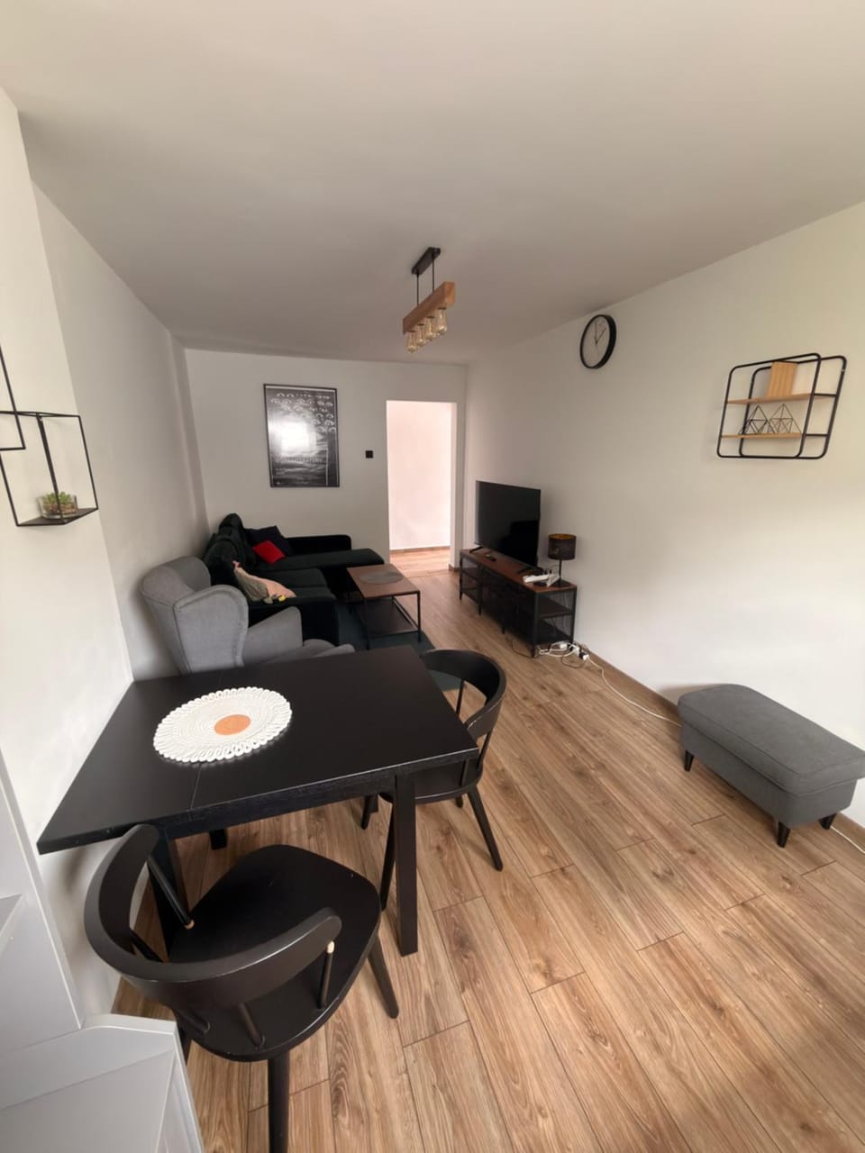 Communal lounge/ TV room, Bed, Living room