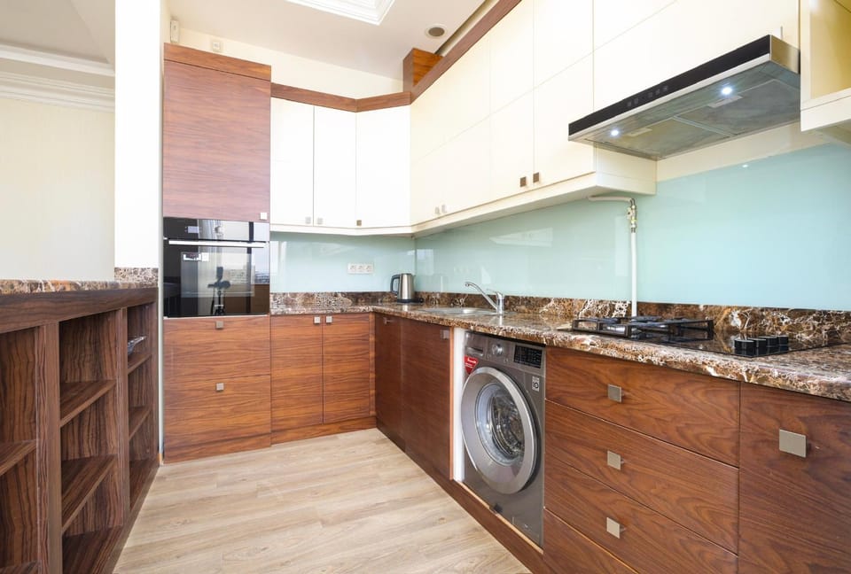 Downtown Royal 3BR Apartment With Balconies and City Views High Floor Apartment in Yerevan
