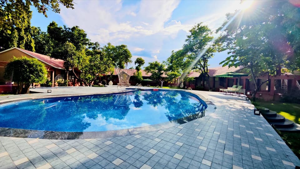 Property building, Day, Garden, Aqua park, Pool view, Swimming pool, sunbed