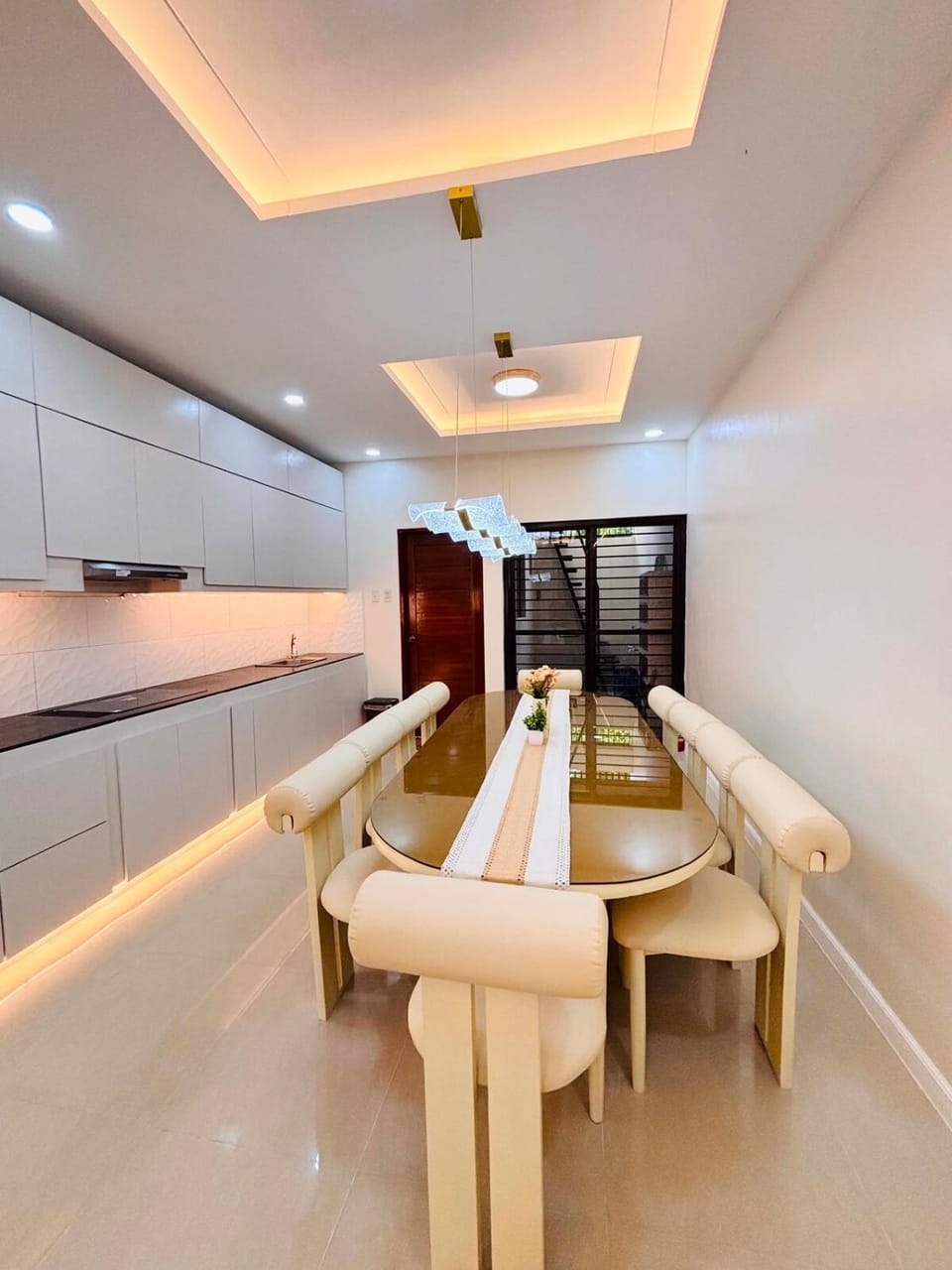 The Zion Grand Modern 4BR 4TB Luxury Home 20pax Villa in Las Pinas