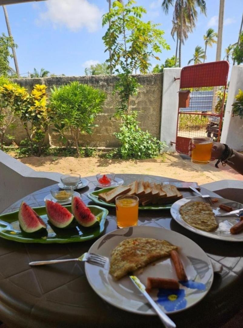 Nilaveli Beach Bungalow Bed and Breakfast in Sri Lanka