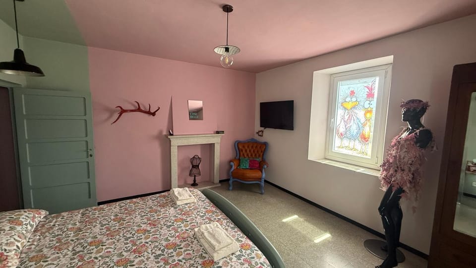 TV and multimedia, Photo of the whole room