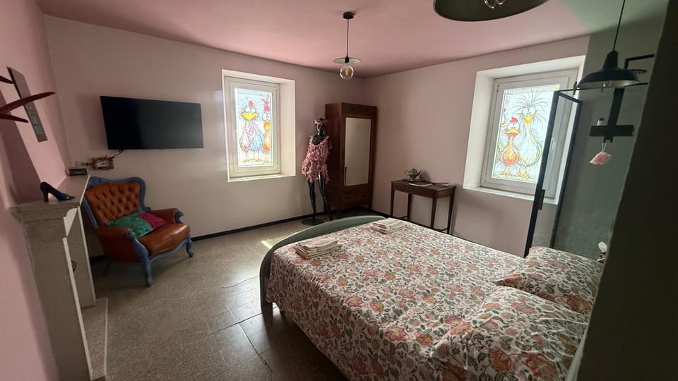 TV and multimedia, Photo of the whole room
