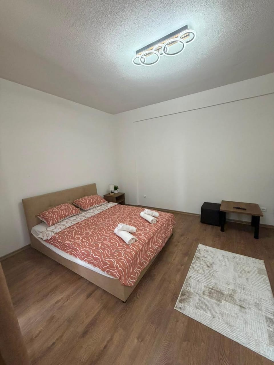 Bed, Living room, Seating area