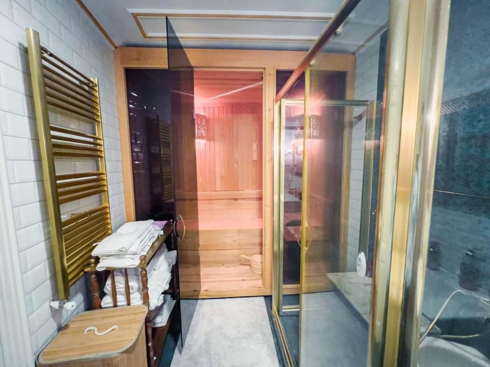 PeraHomes Hurrem Ottoman Mansion Apartment in Istanbul