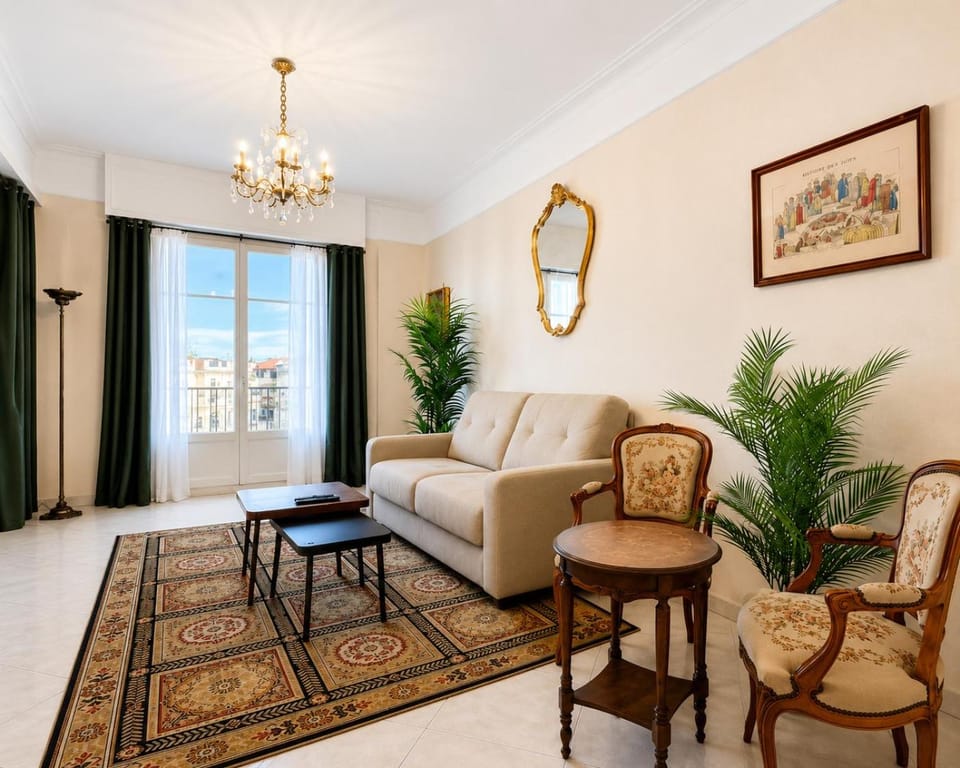 Communal lounge/ TV room, Living room, Seating area
