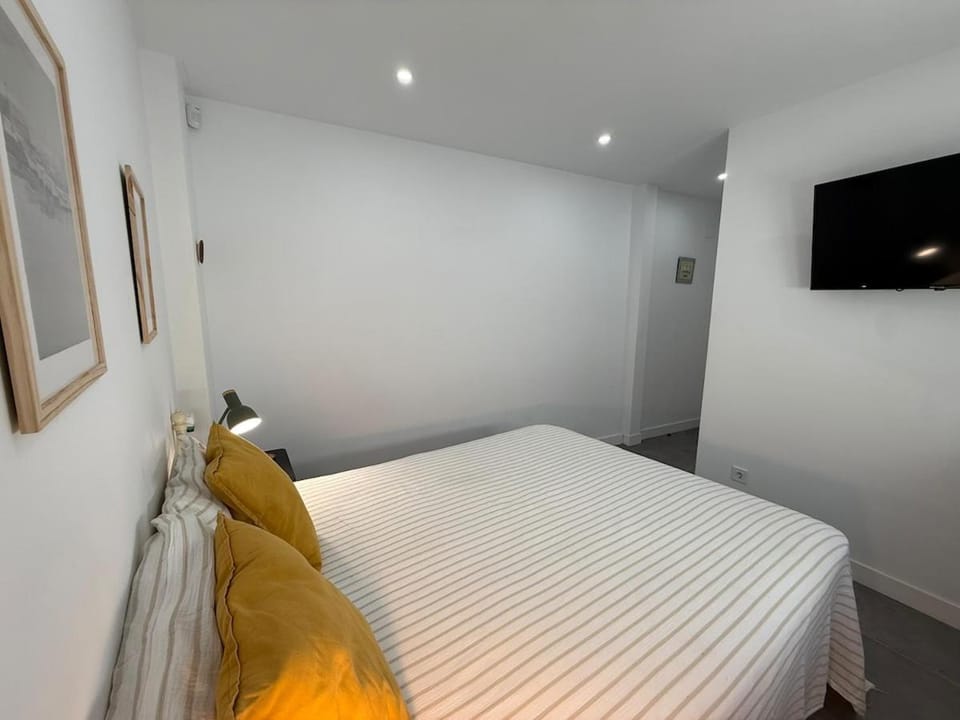 Luxury beach penthouse with Jacuzzi Apartment in Fuengirola