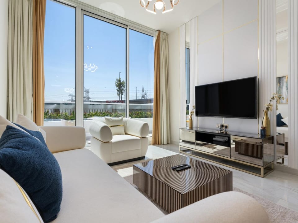 Elite Escape 1BR plus 1GR plus Study Sleeps 4 in Gemz 05 Apartment in Dubai
