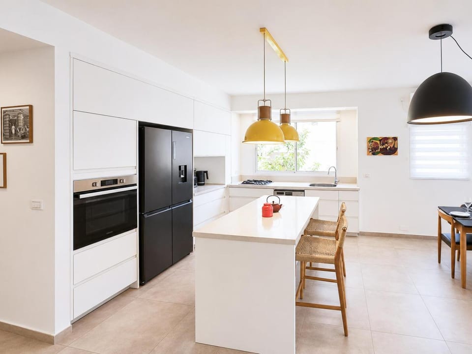 Kitchen or kitchenette, Dining area, dishwasher, oven, stove