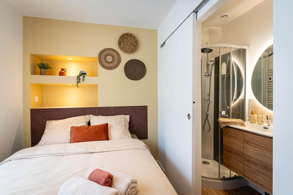 Studio Sable Modern Wi-Fi Self check-in Apartment in Cambrai