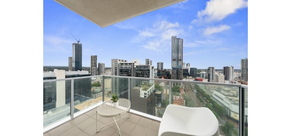 Sky-High Parramatta Retreat with CBD Views and Free parking space Apartment in Parramatta