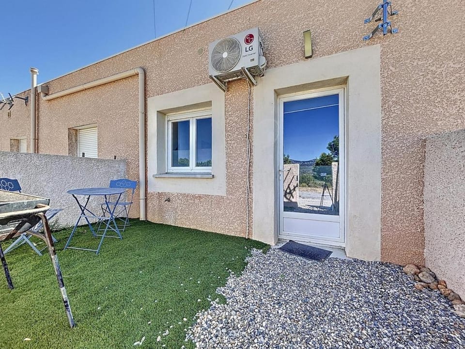 Studio avec terrasse en rez de chaussée Apartment in Leucate