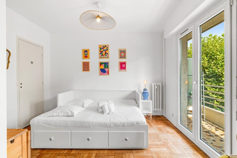 Bed, Bedroom