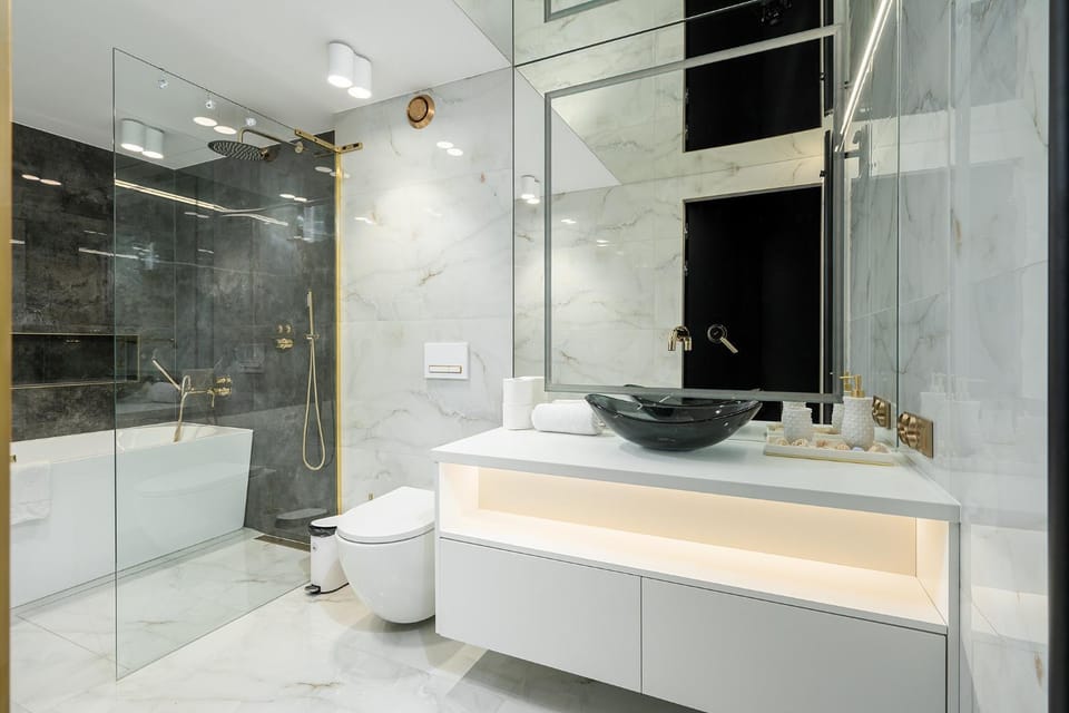 Shower, Toilet, Bathroom, Bath