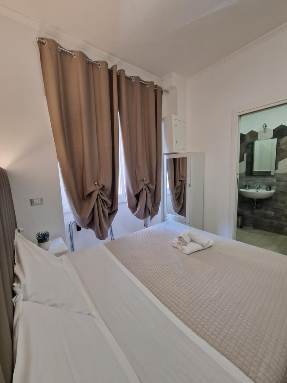 Mr. Charlie Brown Bed and Breakfast in Rome