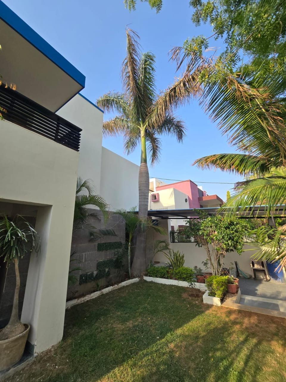 Property building, Garden, Garden view