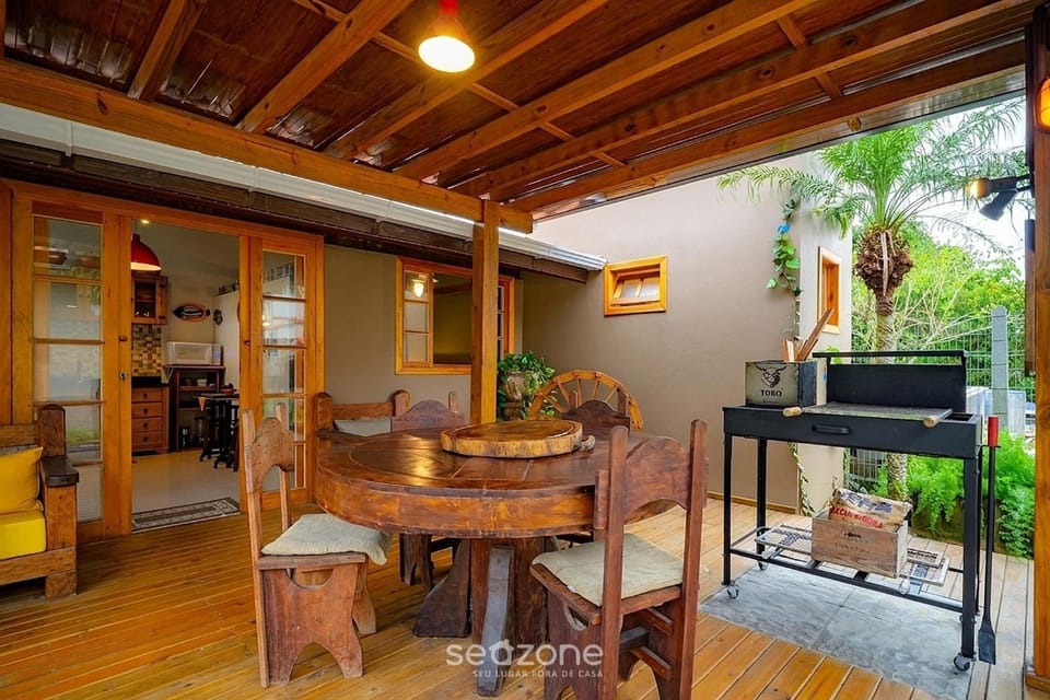 BBQ facilities, Dining area
