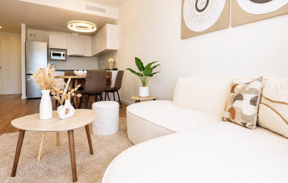 Kitchen or kitchenette, Living room, Seating area, Dining area