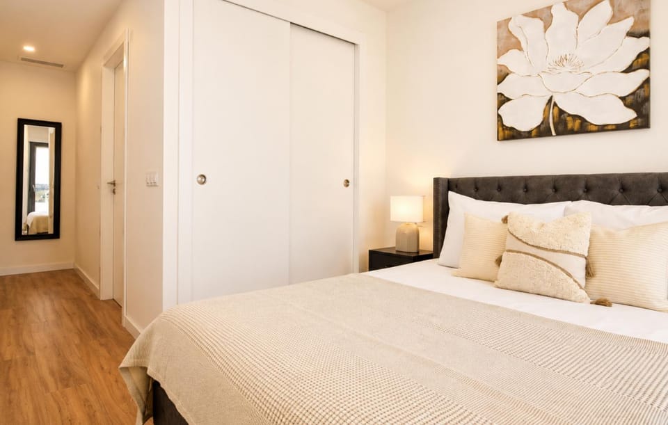 Bed, Photo of the whole room, Bedroom, wardrobe