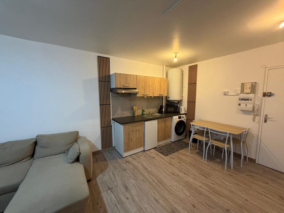 Apparemment lumineux et confortable Apartment in Bourgogne-Franche-Comté