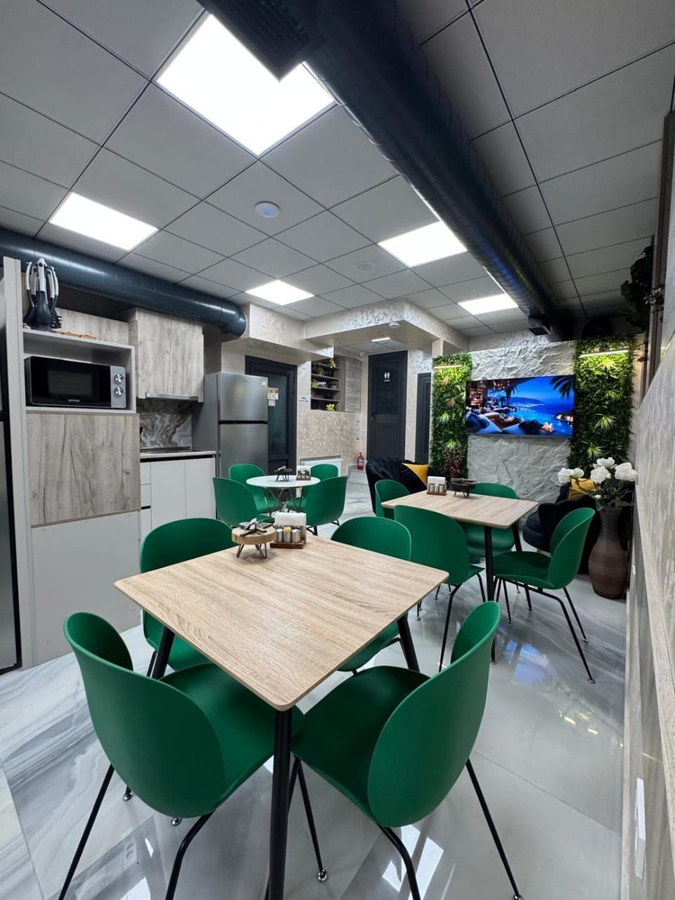 TV and multimedia, Dining area, microwave