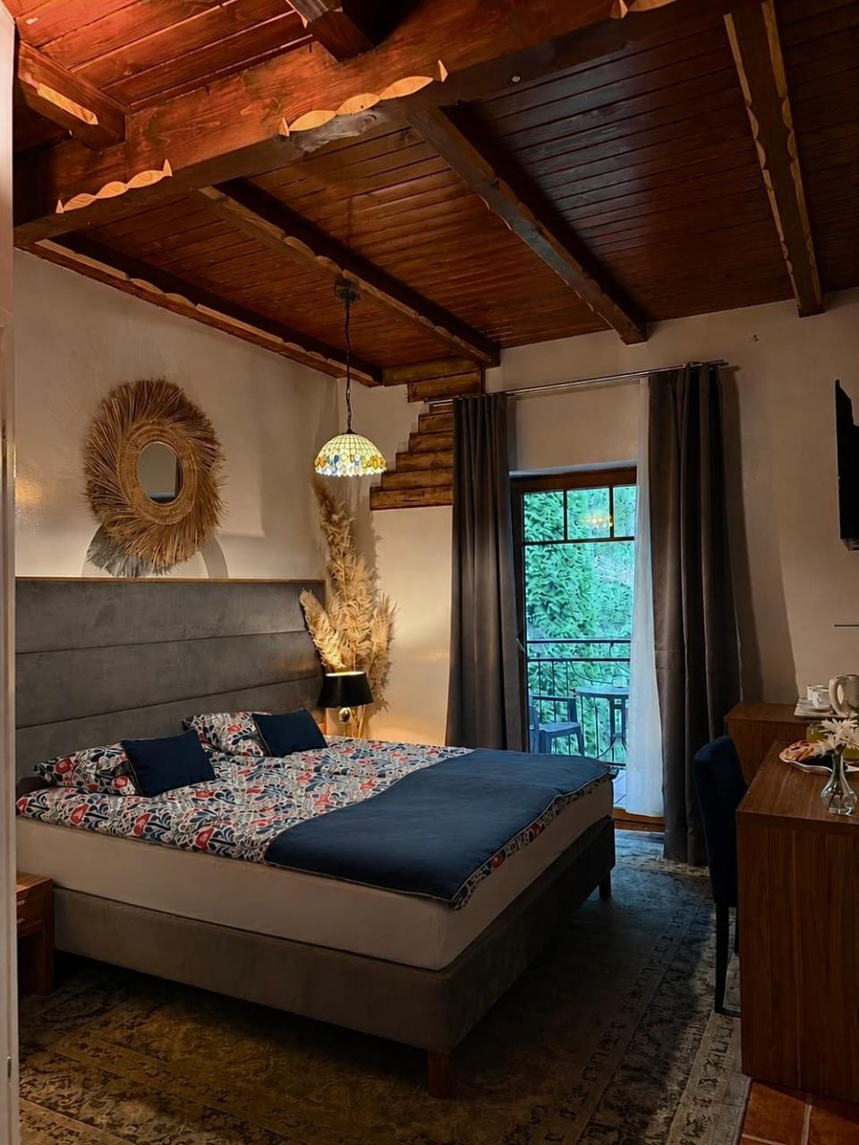 Property building, Bed, Photo of the whole room, Bedroom