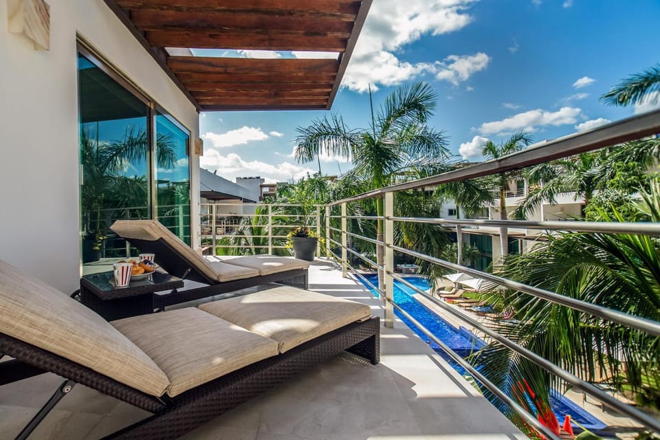 Balcony/Terrace, sunbed