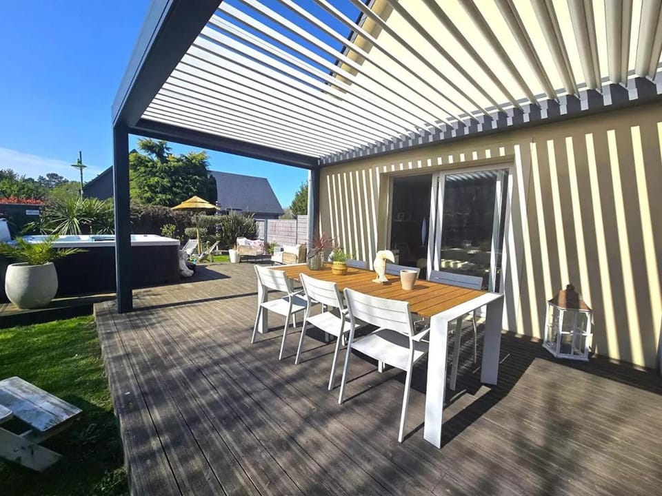 Patio, Dining area