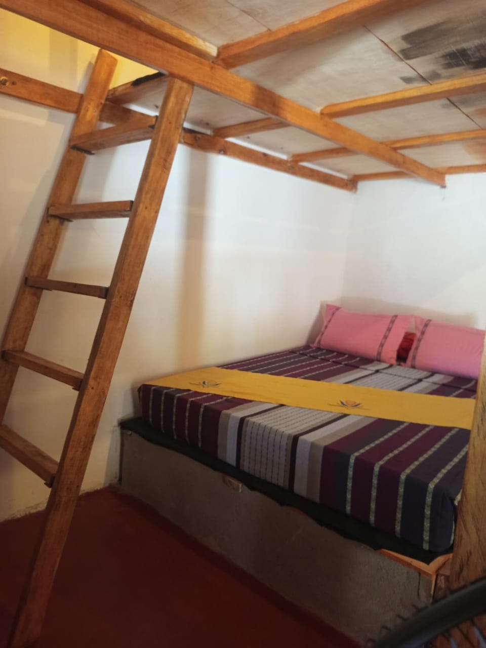 Bedroom, bunk bed