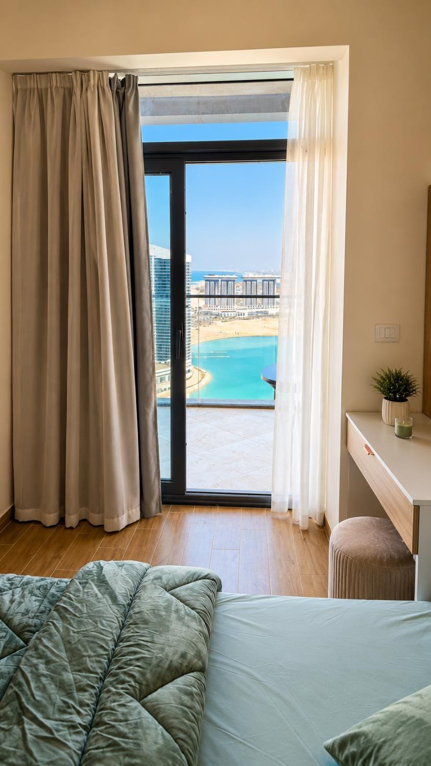 Bed, View (from property/room), Balcony/Terrace, Lake view