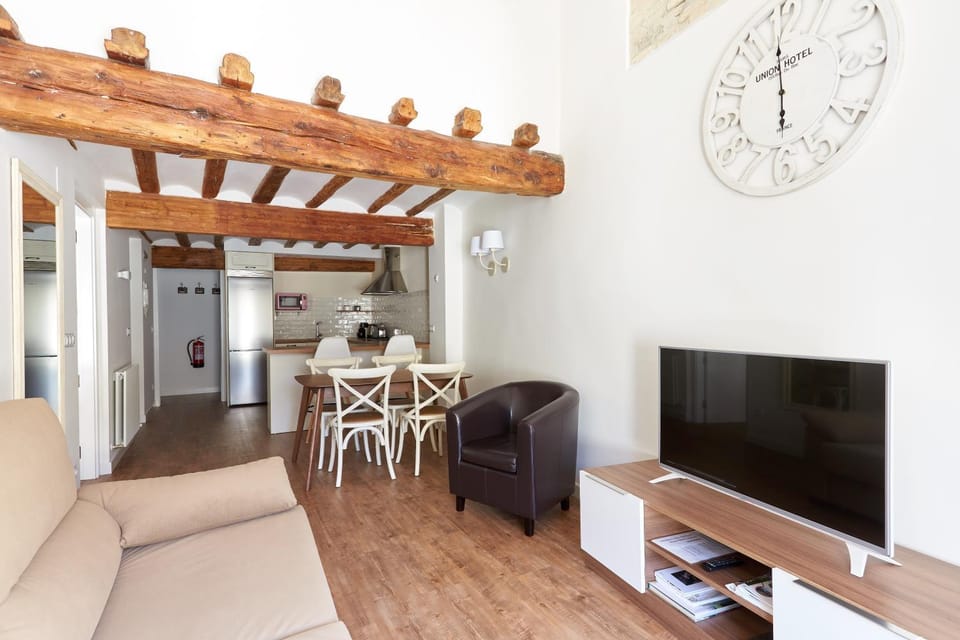Living room, Photo of the whole room