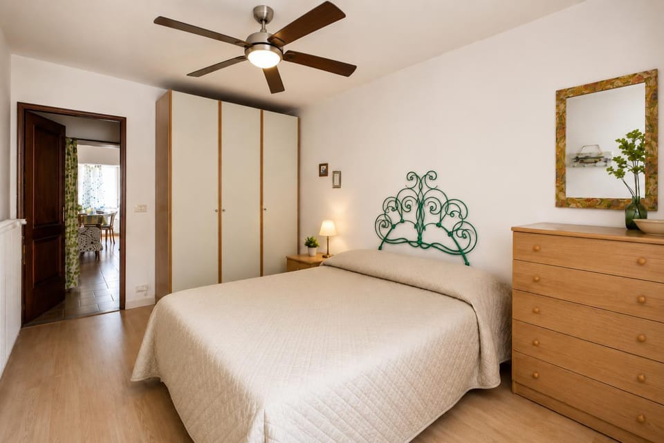 Bedroom, wardrobe