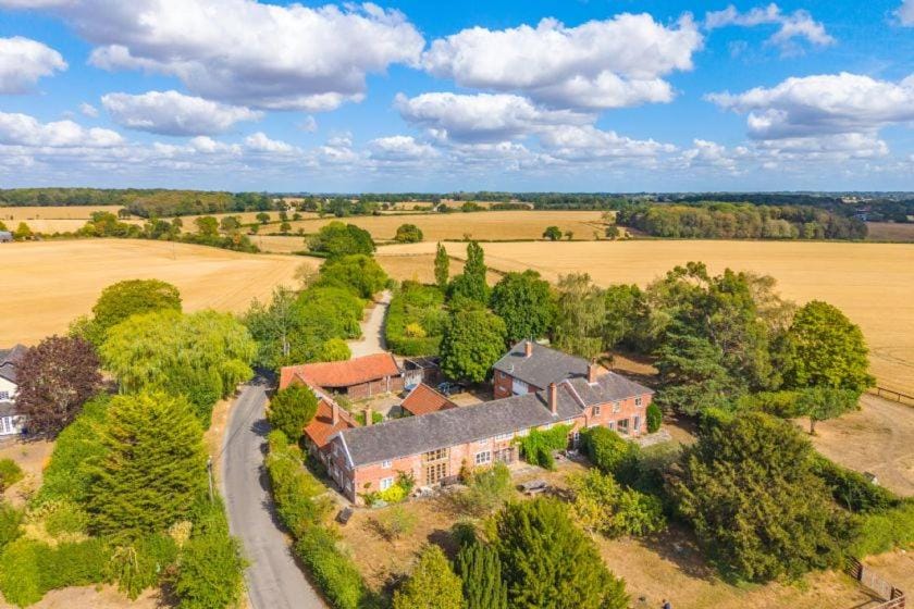 Dons Barn, Grove Farm House in Babergh District