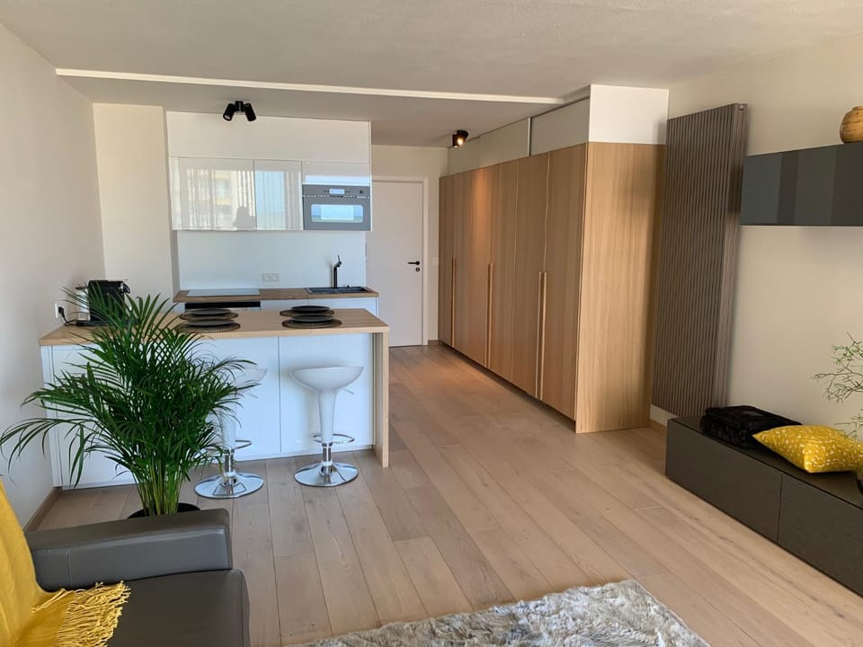 Studio in Royal Ascot Apartment in Ostend
