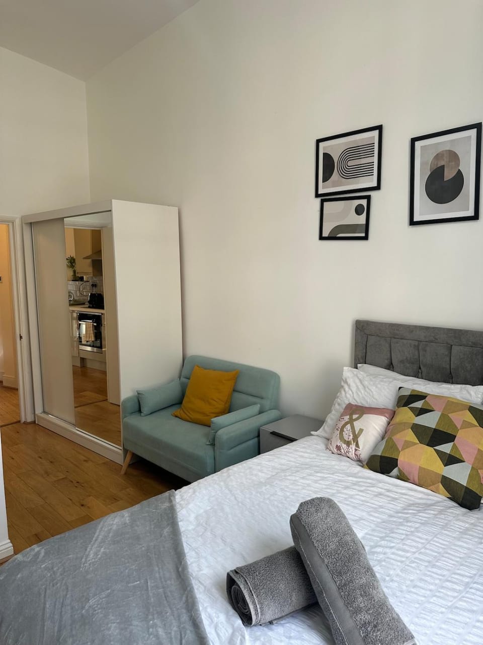 Bed, Photo of the whole room, Seating area, Bedroom, wardrobe