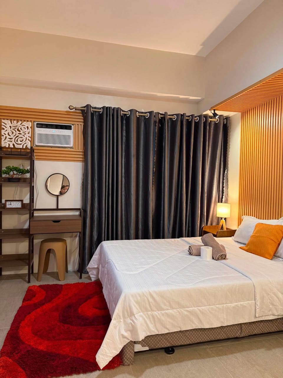 Bed, air conditioner