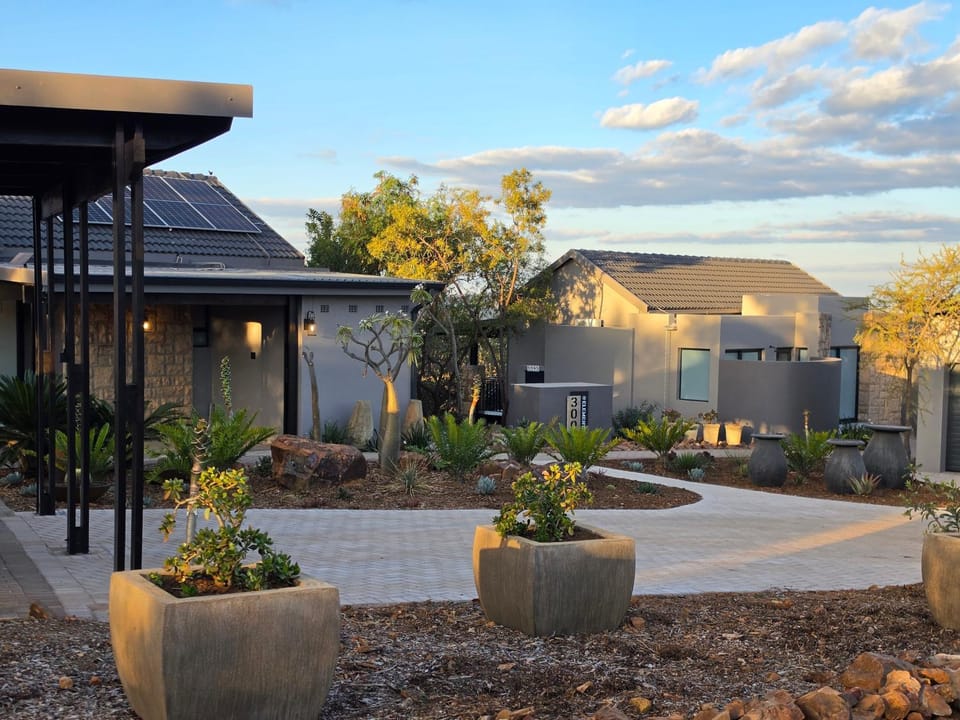 Property building, Day, Garden