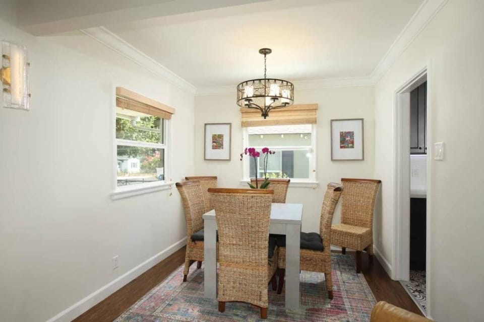 California Sanctuary in the Heart of Studio City House in Toluca Lake