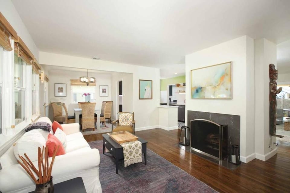 California Sanctuary in the Heart of Studio City House in Toluca Lake