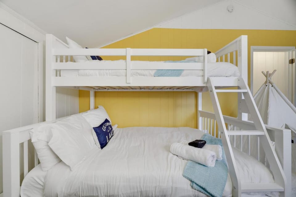 bunk bed