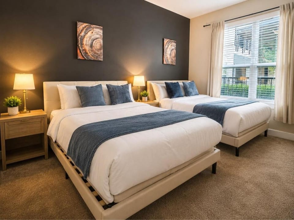 Dallas Fort Worth CrewReady 2BR I Pool Gym Irving Apartment in Irving