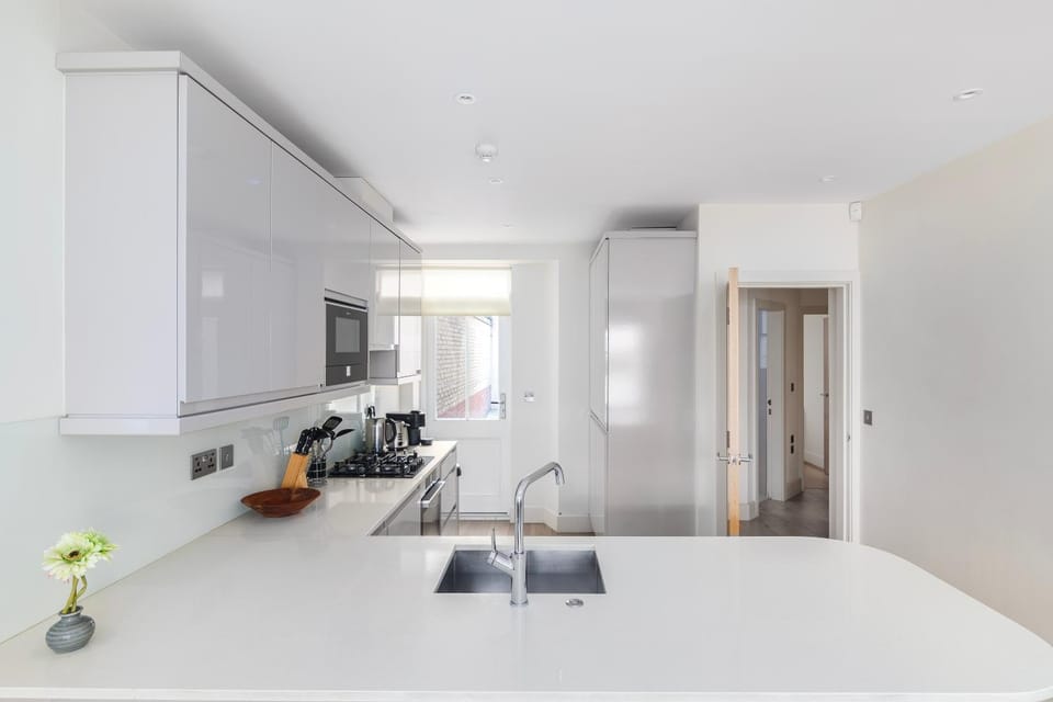 Modern Garden Apartment in Fitzrovia Near Oxford Circus & Soho Apartment in London Borough of Islington