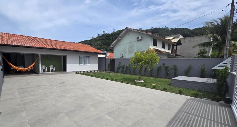 Casa Bombinhas House in Porto Belo