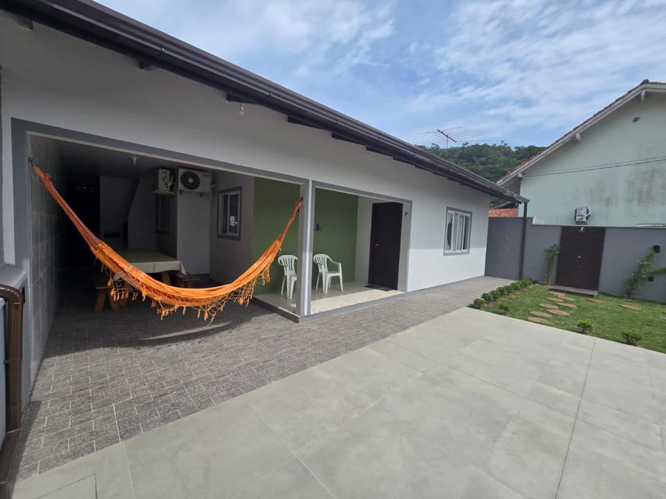 Casa Bombinhas House in Porto Belo