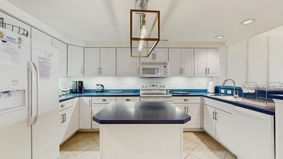 Spacious top-floor beach retreat with pool fireplace & steps to Northside Park & beach House in Ocean City