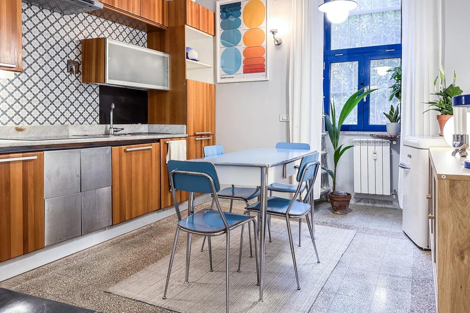 Dining area, kitchen